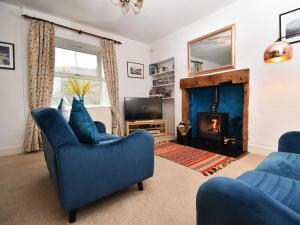 TV a/nebo společenská místnost v ubytování 2 Bed in Glenridding 90874
