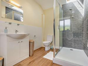 Ένα μπάνιο στο 1 Bed in Padstow 75735