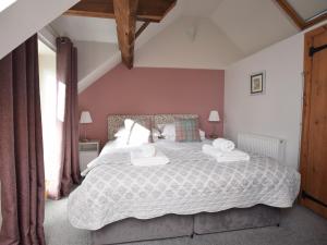 Ένα ή περισσότερα κρεβάτια σε δωμάτιο στο 2 Bed in Knaresborough HH075