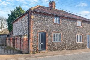 Budova, kde se prázdninový dům nachází + 12 fotografií