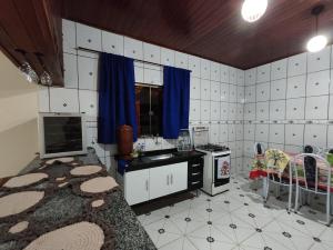 Kuchyň nebo kuchyňský kout v ubytování Casa de Campo REFÚGIO VISTA ELEGANTE