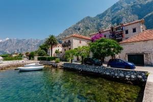 Gallery image of Celine's Place By The Sea in Kotor