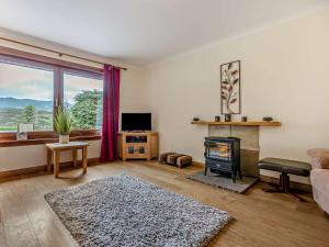 Μια τηλεόραση ή/και κέντρο ψυχαγωγίας στο 3 Bed in Aberfeldy 50619
