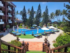 Little Muine Cottages Resort في موي ني: اطلالة المسبح في المنتجع