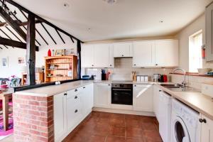 Gallery image of Fieldmouse Barn in Bodham