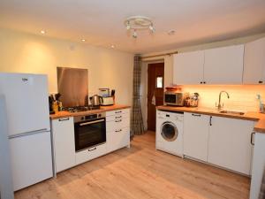 O bucătărie sau chicinetă la 2 Bed in Wirksworth 1 mile 91398 +7 fotografii