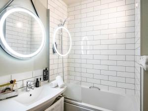 Phòng tắm tại ibis Gap Centre +63 ảnh