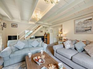 Posezení v ubytování 2 Bed in Sandsend G0160