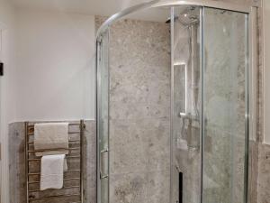 Ένα μπάνιο στο 3 Bed in Pateley Bridge 94743 +21 φωτογραφίες