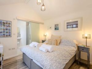 Ένα ή περισσότερα κρεβάτια σε δωμάτιο στο 1 bed in Wareham 87150