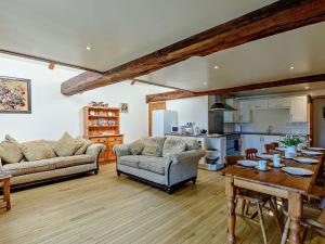 Η κουζίνα ή μικρή κουζίνα στο 5 Bed in Blackpool 40993