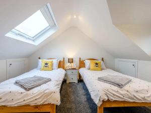 Postel nebo postele na pokoji v ubytování 3 Bed in Corfe Castle 81369