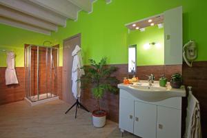A bathroom at Cascinetta32