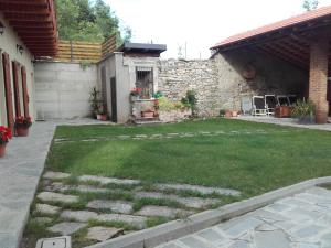 A garden outside Cascinetta32