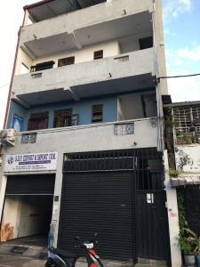 Το κτήριο όπου στεγάζεται  το διαμέρισμα