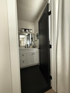 Gambar di galeri bagi Townhouse in Prime Location! di McCall +27 gambar