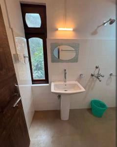 Ένα μπάνιο στο Hotel peace