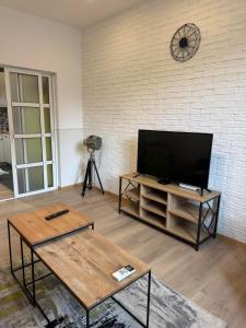 Μια τηλεόραση ή/και κέντρο ψυχαγωγίας στο Happy Day +7 φωτογραφίες