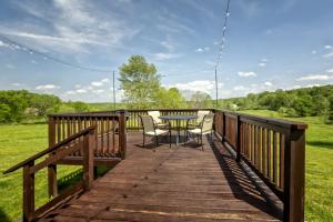 Μπαλκόνι ή βεράντα στο Breathtaking A-frame with Impressive Nature Views in Carbondale, Illinois