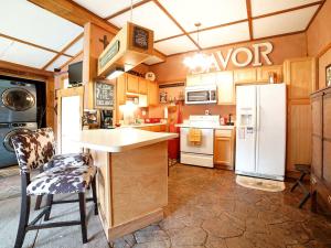 Kuchyň nebo kuchyňský kout v ubytování Peaceful Vacation Rental for Four near the Ohio River in Pendleton, Kentucky + 12 fotografií
