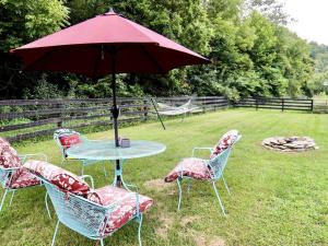 Zahrada ubytování Peaceful Vacation Rental for Four near the Ohio River in Pendleton, Kentucky