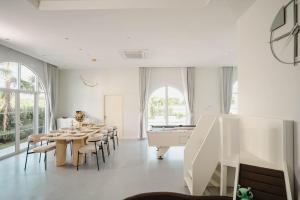 Posezení v ubytování MiraMaya Luxury Mountain View Private Pool Villa 4