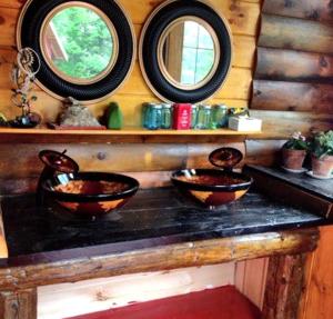 Ảnh trong thư viện ảnh của Fully-Furnished Tent-Style Cabin Rental near Indian Lake, Upstate New York ở North River