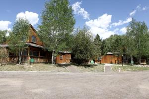 an empty parking lot in front of a house at Luxury Cabin with ATV Trails near the Continental Divide in Colorado in Monarch