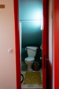 Koupelna v ubytování Căsuța cu trei iezi