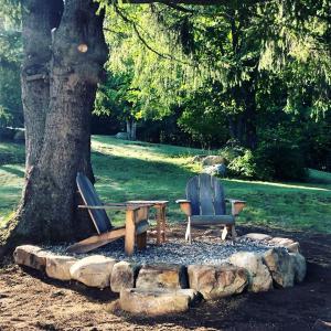 Taman di luar New York Tiny House Ideal for a Romantic Getaway in the Adirondack Mountains