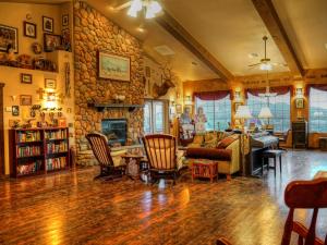 Ο χώρος του lounge ή του μπαρ στο Stagecoach Trails Guest Ranch
