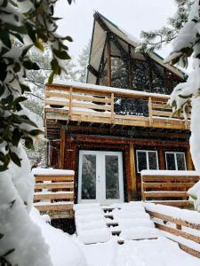 Το Stunning Cabin with Indoor Jacuzzi Ideal for a Weekend Getaway from Los Angeles τον χειμώνα
