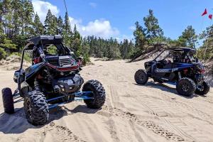 Fotografie z fotogalerie ubytování Cozy Waterfront Cottage with Hot Tub in Lakeside, Oregon v destinaci Lakeside