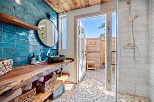 O baie la A+ Privacy | Romantic Lux | Sauna | Hot/Cold Pool in Texas