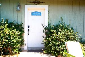 Zahrada ubytování Pet Friendly Breathtaking Cottage with Great Views and Hot-tub in Rainbow, California