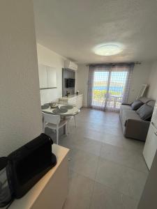 Μια τηλεόραση ή/και κέντρο ψυχαγωγίας στο Studio cabine vue mer