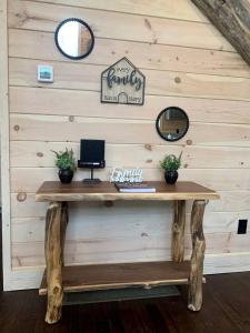 Φωτογραφία από το άλμπουμ του Charming Cabin with Hot-tub and Stunning Views in Campbellsville, Kentucky σε Campbellsville