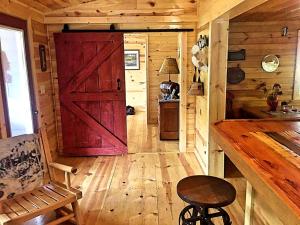 Fotografie z fotogalerie ubytování Cozy Cabin in the Blue Ridge Mountains, Perfect for a Weekend Escape from Atlanta v destinaci Baxter