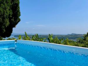 Πισίνα στο ή κοντά στο Agriturismo valsiniga