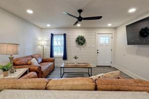 Istumisnurk majutusasutuses Serene Cottage with Remodeled Interior and Gorgeous Pastures Views in Georgia