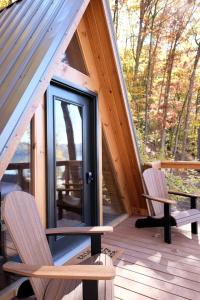 Gambar di galeri bagi Romantic A-frame Cabin Ideal for Two in Ohio di Deersville