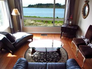 Χώρος καθιστικού στο Amazing Beachfront Villa in Newport, Oregon
