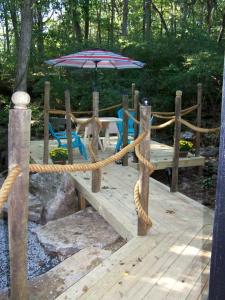 Zahrada ubytování Secluded Sedona Tiny House in Woods Near Lake | Fire Pit, Hammocks, Full Kitchen & Breakfast