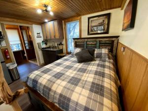 Postel nebo postele na pokoji v ubytování Rustic Texas Hill Country Vacation Rental with a Fire Pit + 11 fotografií