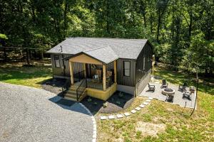 Zahrada ubytování Stunning Modern Cabin with Hot-tub in Makanda, illinois
