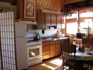 Kuchyň nebo kuchyňský kout v ubytování Vacation Rental with Spa and Pool on Winery near Healdsburg, California