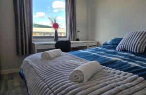 Φωτογραφία από το άλμπουμ του Harbour View Haven – Modern 3BR Marina Home στο Σουόνσι