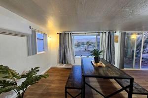 Fotografie z fotogalerie ubytování Stunning Vacation Rental with Foosball and Barbecue in Meadview, Arizona v destinaci Meadview