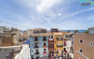 una vista desde el tejado de un edificio en Apartamento Sol del Mar, en Villajoyosa