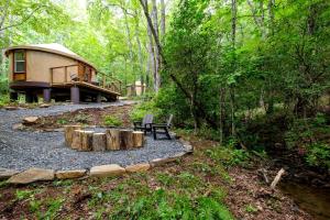 Zahrada ubytování Serene Yurt Retreat near Pisgah National Forest in North Carolina